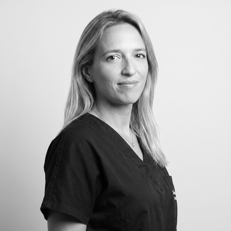 Dott.ssa Alessia Acquaviva, Medico chirurgo · Specialista in Chirurgia Maxillo-Facciale